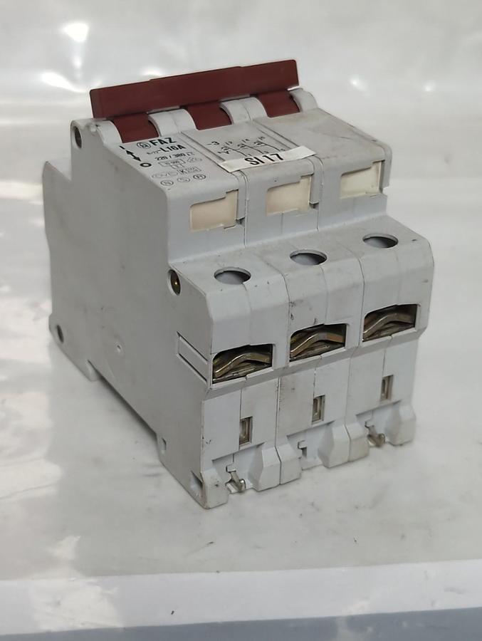Used MOELLER,FAZ L16A,NO.22 CIRCUIT BREAKER 3-POLE 220/300AC PRE-OWNED