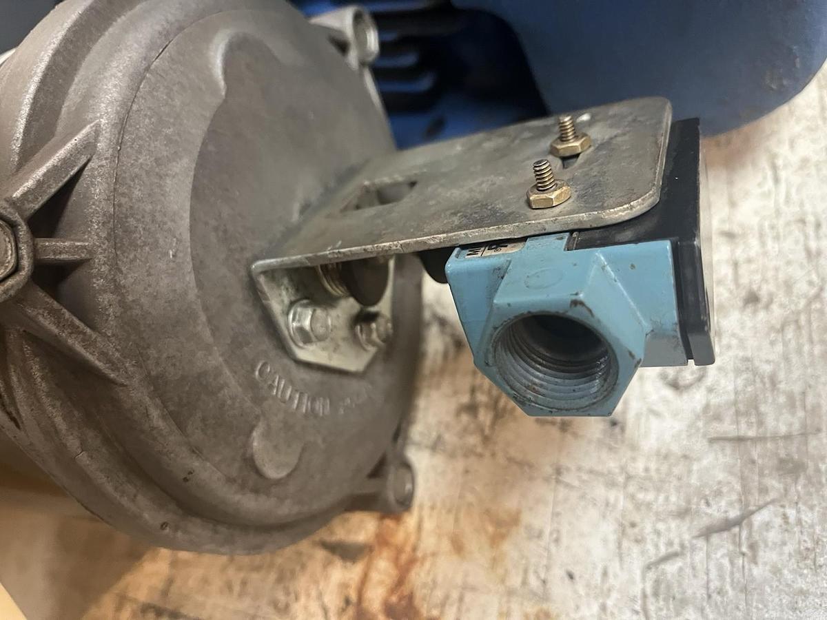 Used TRABON,LUBRIQUIP,LUBEMASTER PUMP PACKAGE OILER