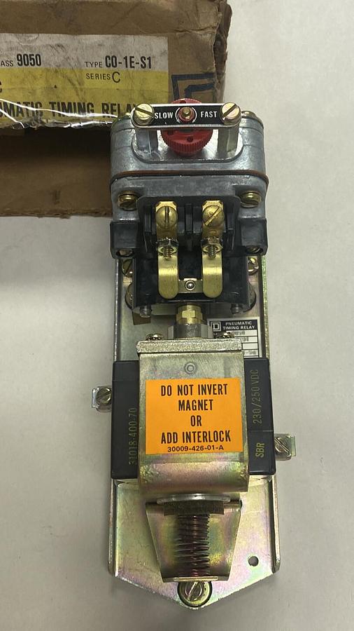 SQUARE D,9050-C0-1E-S1,PNEUMATIC TIMING RELAY NEW