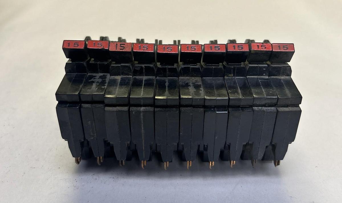Used FEDERAL PACIFIC,NC-NI115,CIRCUIT BREAKER 15A 120/240V 1P LOT OF 10