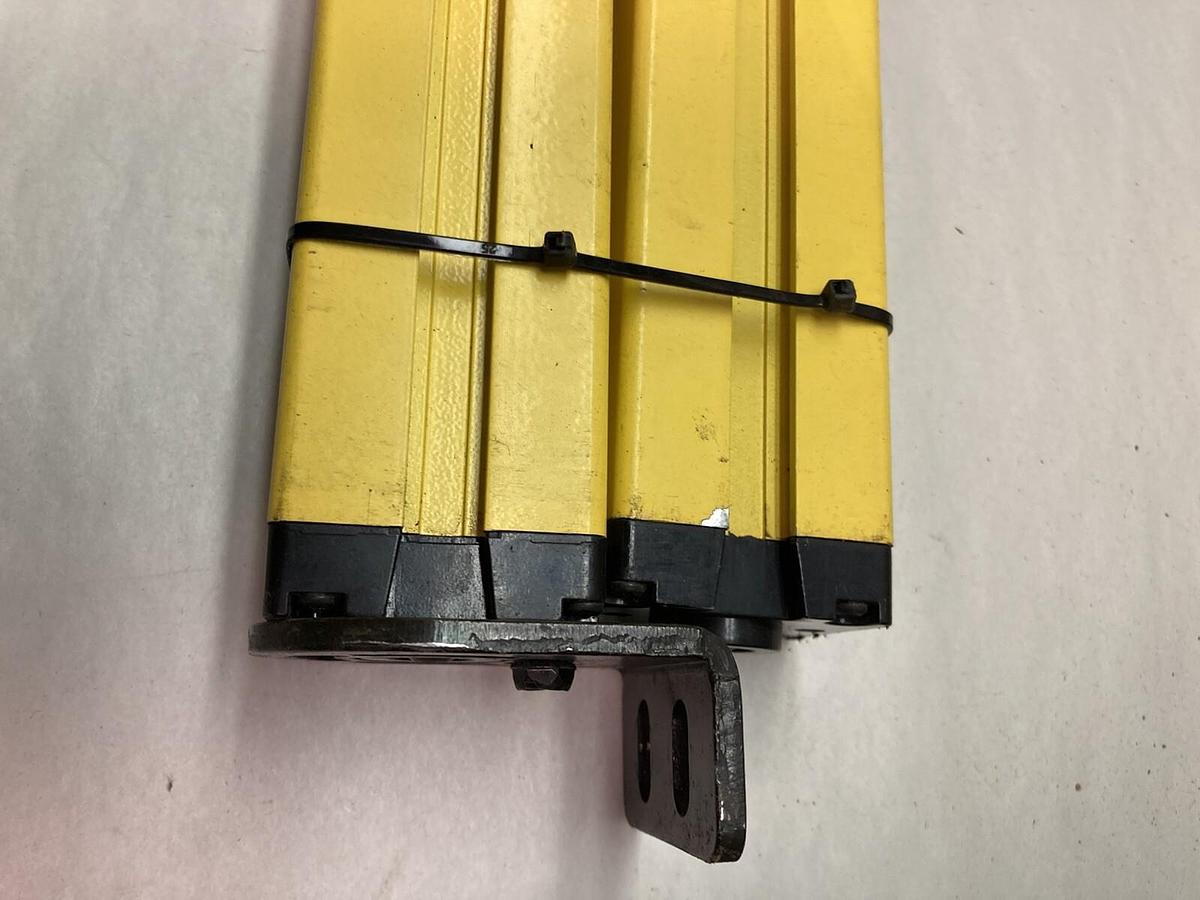 Used Banner,SLSE14-900Q8 Emitter/SLSR14-900Q8 Reciever,Safety Light Curtain