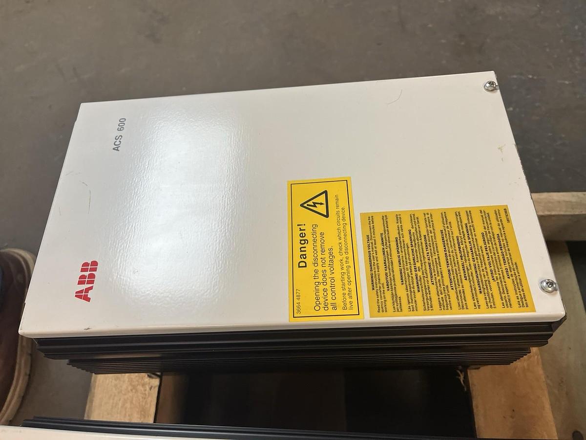 Used ABB,ANC634001150000000902,ACS 600 INVERTER DRIVE 15 AMP 380-500V