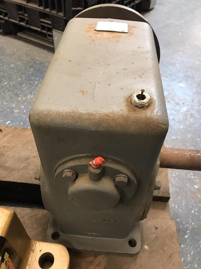 Winsmith,8MCT,Right Angle GearBox Ratio 20:1 8MCTS43000DN