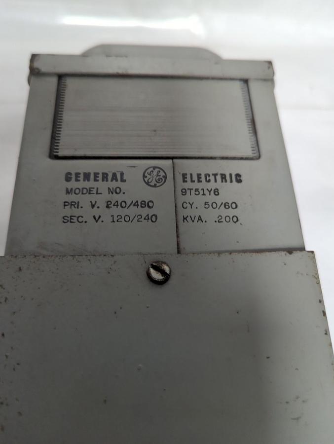Used GENERAL ELECTRIC,9T51Y6,TRANSFORMER PRI-240/480V 50/60CY SEC 120/240V KVA .200
