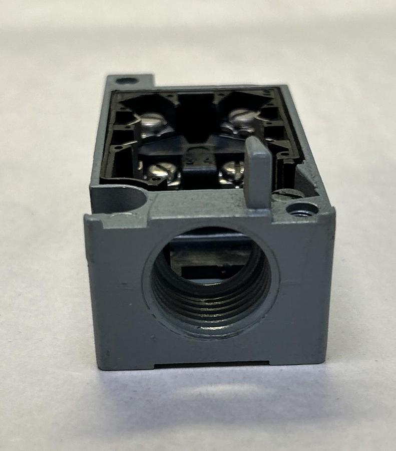 CUTLER-HAMMER,E50RA,LIMIT SWITCH RECEPTACLE NOS