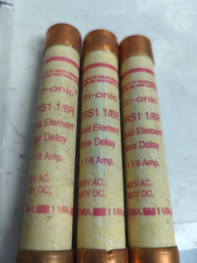 Used FERRAZ SHAWMUT,TRS1-1/8R,TRI-ONIC 1-1/8 AMP FUSE LOT OF 3 PRE-OWNED