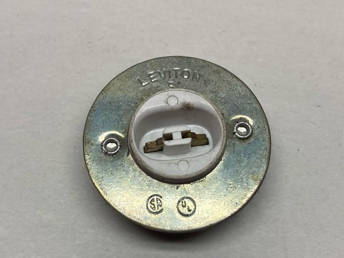 Used Leviton,A-8-DD-013-00C,Fluorescent Lamp Holder