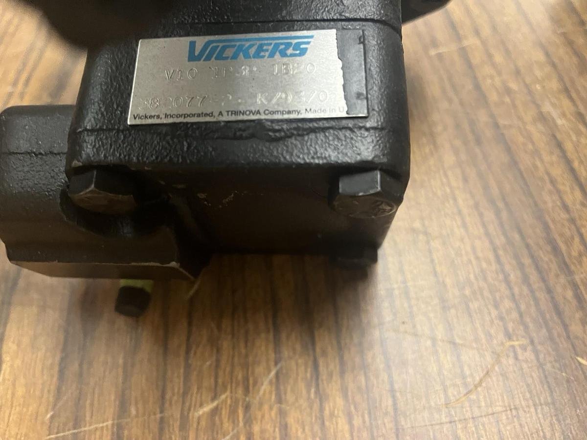 Used VICKERS,VVA10FP-CDWW20 PUMP W/ VANE PUMP V10-1P3P-1B20