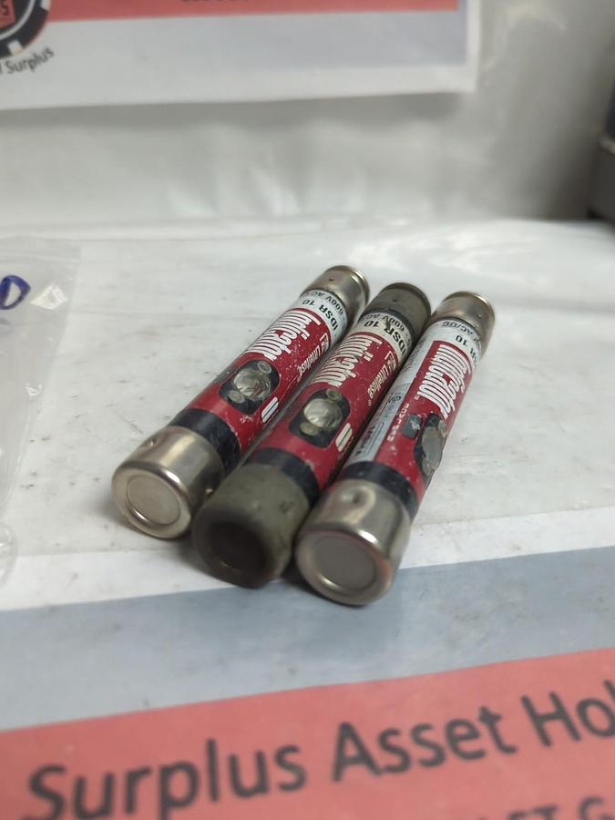 Used LITTELFUSE,IDSR10,INDICATOR 10 AMP FUSE LOT OF 3 PRE-OWNED