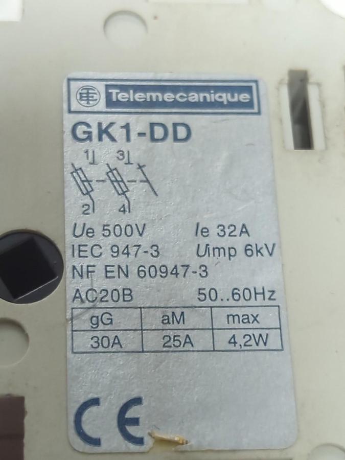 Used TELEMECANIQUE,GK1-DD,FUSE HOLDER 2-POLE 32A 500V LOT OF 6 PRE-OWNED