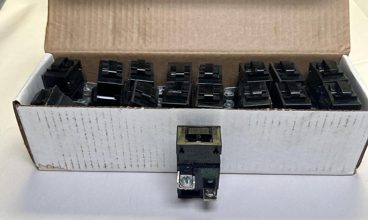 Used BULLDOG ELECTRIC,P115,CIRCUIT BREAKER 15A 120/240V 1P LOT OF 16
