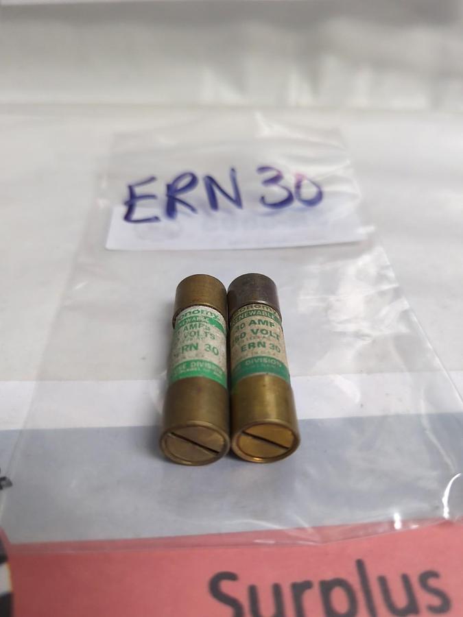 ECONOMY,ERN-30,RENEWABLE 30 AMP FUSE LOT OF 2 PRE-OWNED