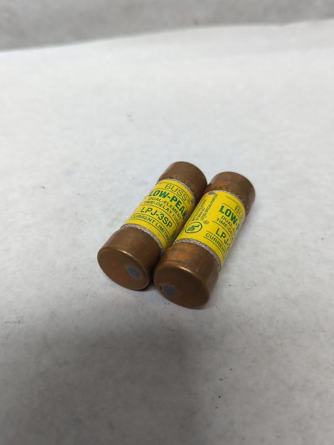 Used COOPER BUSSMANN,LPJ-3SP,LOW-PEAK 3 AMP FUSE LOT OF 2 PRE-OWNED