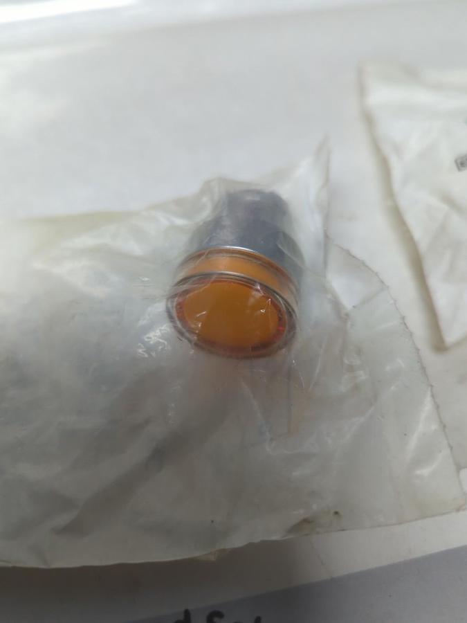 TELEMECANIQUE,ZB2BW35,PUSHBUTTON ORANGE LOT OF 2 NOS