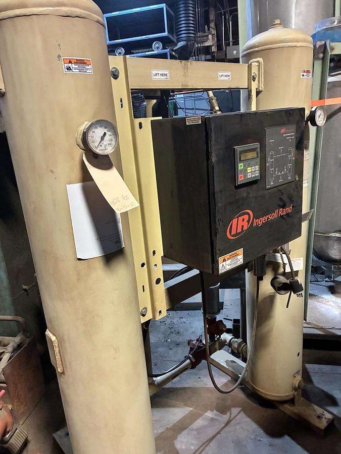 Used INGERSOLL RAND,HL1601HE0AA,COMPRESSED AIR DISICCANT DRYER 160 CFM 115V 1PH