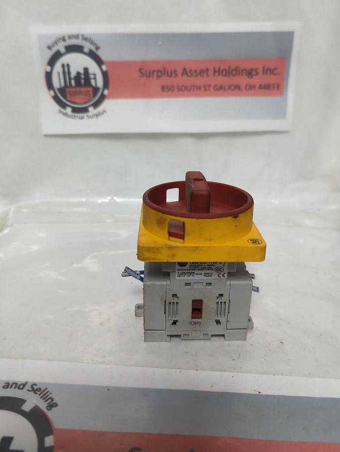 Used ALLEN BRADLEY,194E-E32-1753,DOOR MOUNT DISCONNECT LOAD SWITCH SERIES B PRE-OWNED