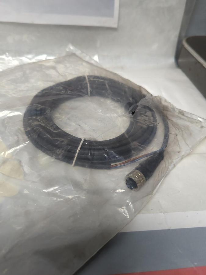 PEPPERL+FUCHS,3RX8000-0CB32-1AF0-PF,KABELDOSE FEMALE CABLE CONNECTOR NOS