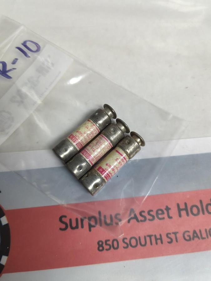 Used GOULD SHAWMUT,TRN-R10,TRI-ONIC 10 AMP FUSE LOT OF 3 PRE-OWNED
