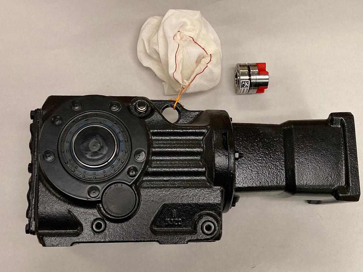 SEW Eurodrive,KA 37/T AQH100/3,Gearmotor