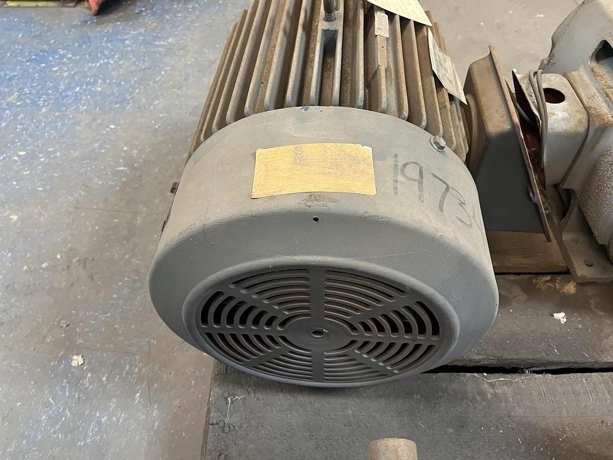 Used MARATHON,ZN284TSTFG8001AA,MOTOR 25HP 3515RPM 284T 3PH
