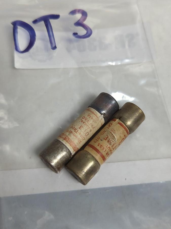 Used GOULD SHAWMUT,OT3,ONE TIME 3 AMP FUSE LOT OF 2 PRE-OWNED