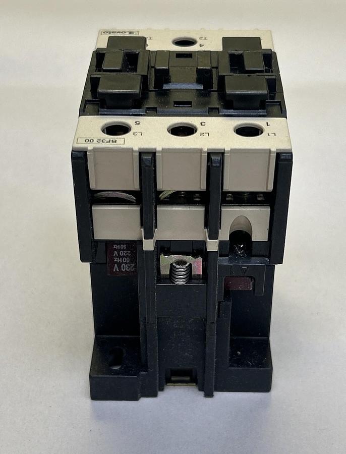 Used LOVATO,BF3200,CONTACTOR