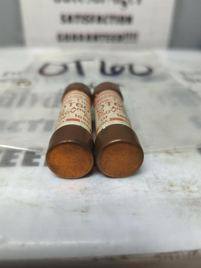 FERRAZ SHAWMUT,OT60,ONE-TIME FUSES LOT OF 2 NOS