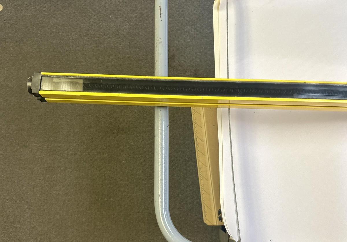 Used SICK,C40S-1303AA030,LIGHT CURTAIN BASIC SENDER