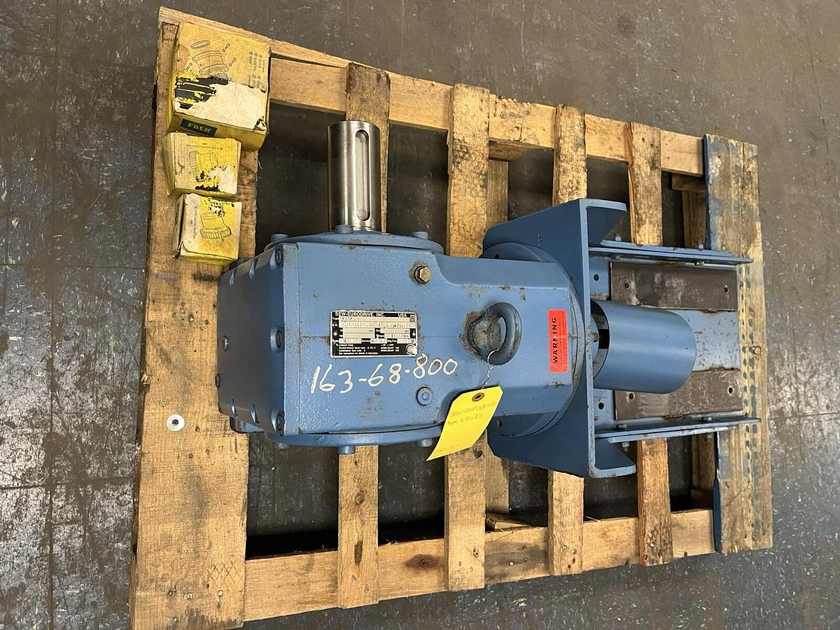Used SEW EURODRIVE,K86Z8,GEAR REDUCER RATIO 55.55 TORQUE 15900 LB/IN