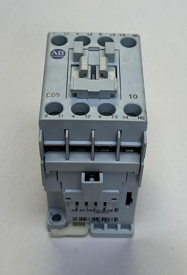 Used ALLEN BRADLEY,100-C09*10,CONTACTOR