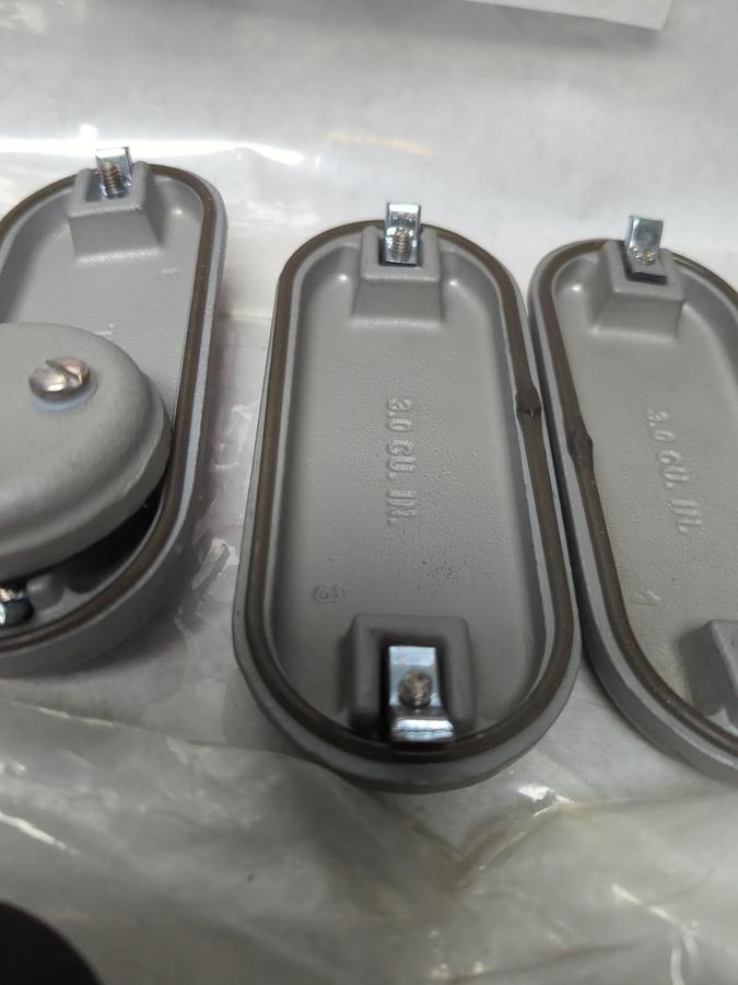 APPLETON,570F,CONDUIT BODY COVER WITH GASKET 1-1/2 INCH LOT OF 7 NOS