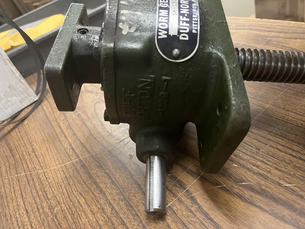 Used DUFF NORTON,SK-1302-M-1,WORM GEAR JACK