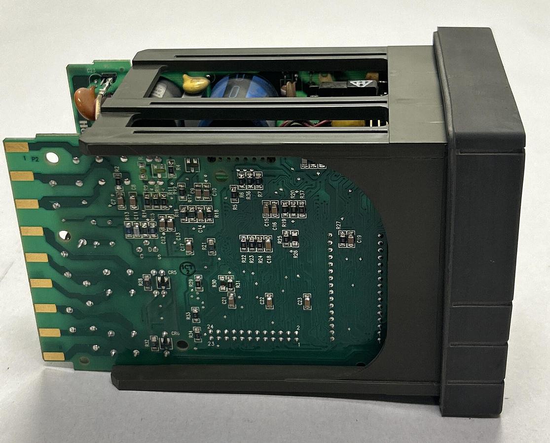 Used HONEYWELL,DC330BK000010000000000,TEMPERATURE CONTROLLER