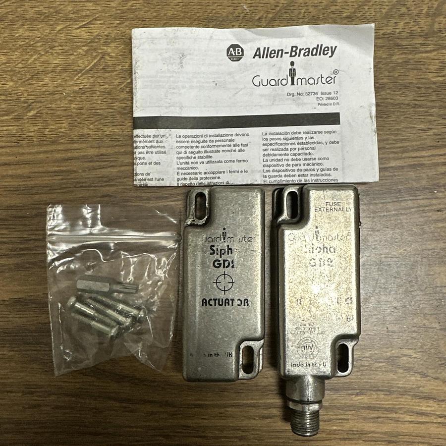 Used Allen Bradley Guard Master,Sipha GD2,Actuator LOT of 2