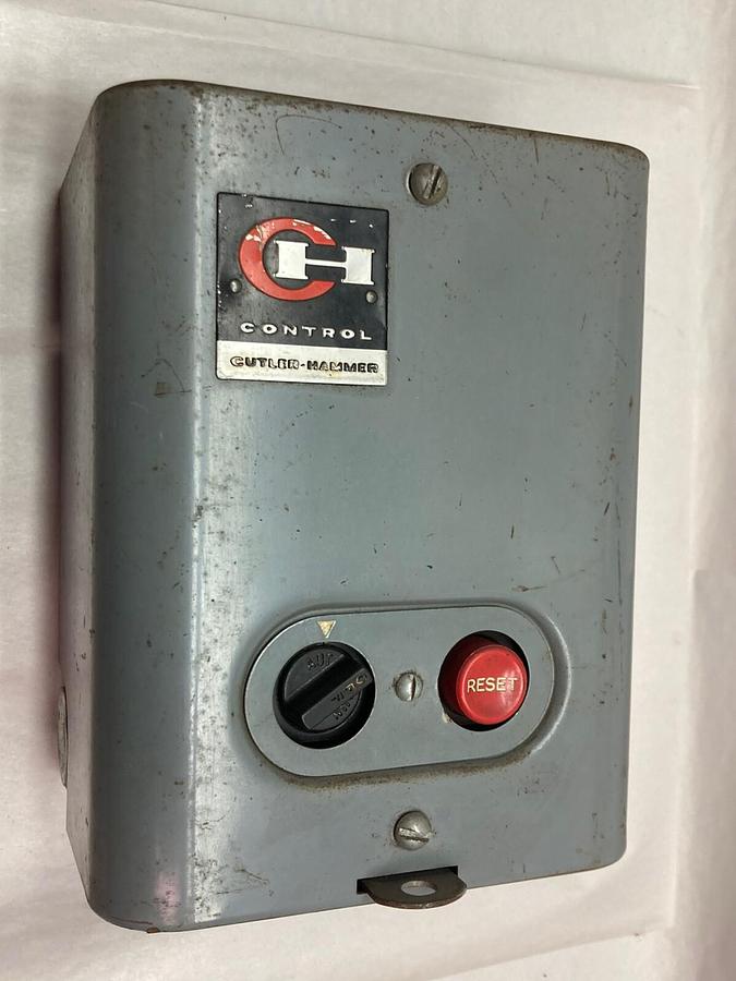 Used Cutler-Hammer,9586,3-Pole A-C Automatic Starter Size 00