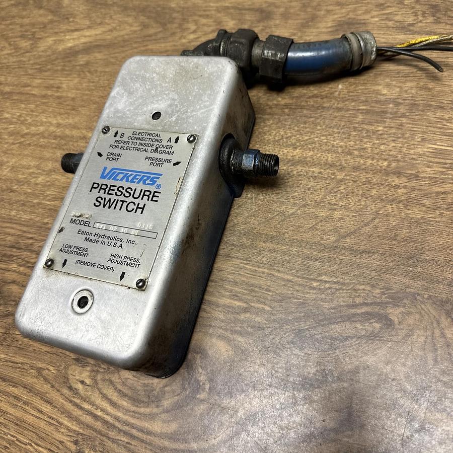 Used VIckers,ST1 02 10 11,Pressure Switch