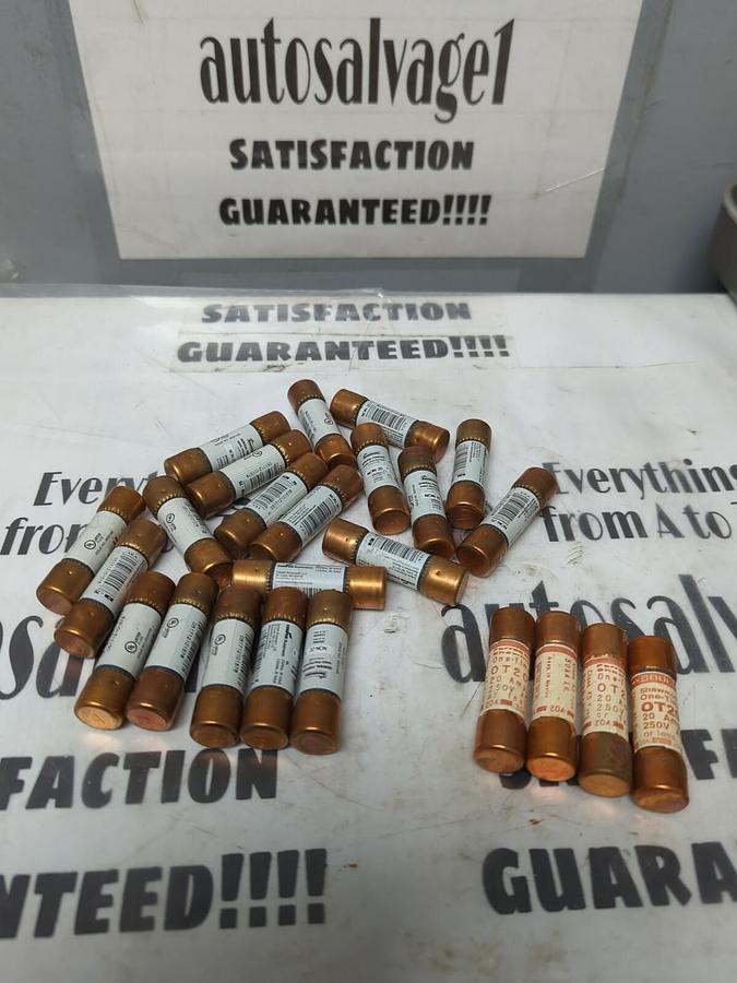 COOPER BUSSMANN,NON-20,& FERRAZ SHAWMUT OT20 FUSES 20 AMP LOT OF 24 NOS