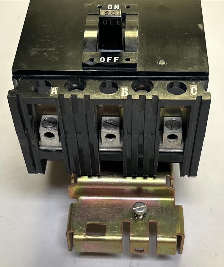 Used SQUARE D,FA-34020,I-LINE CIRCUIT BREAKER 20A 480V 3P