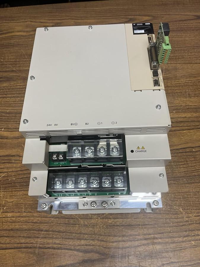 Used YASKAWA,SGDV-210D01A002000,SERVOPACK SERVO DRIVE 20.8A 6kW