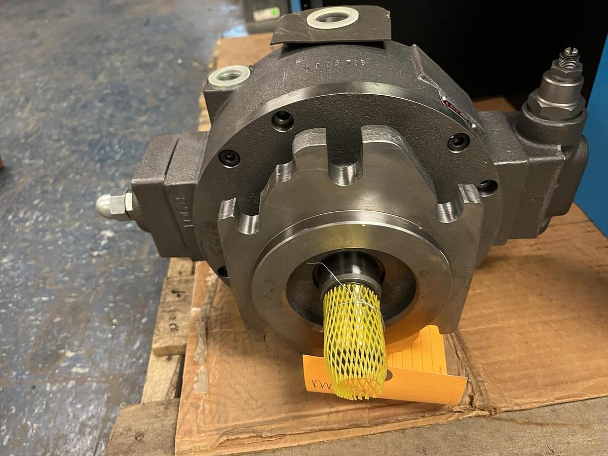 MOOG,0-514-600-043,RADIAL PISTON PUMP