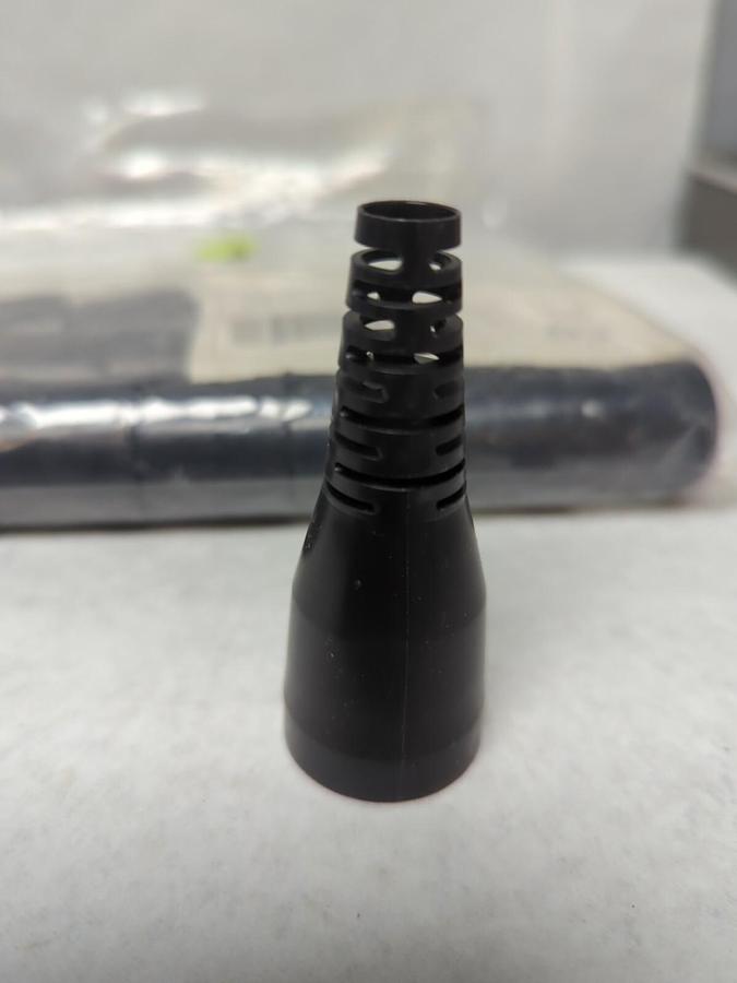 DIGI-KEY,A16052-ND,CONNECTOR BOOT SEAL SIZE 17 FLEXIBLE LOT OF 17 NOS