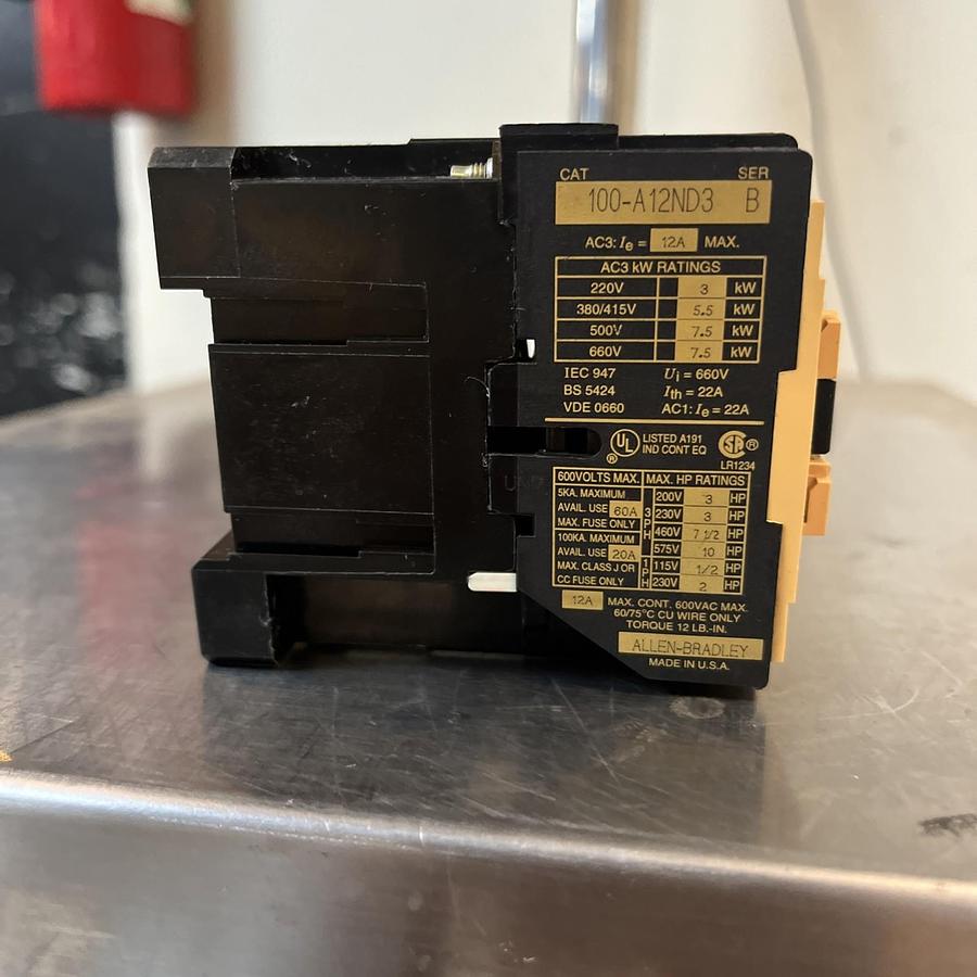 Used ALLEN BRADLEY,100-A12ND3,CONTACTOR 12A 3P 120V COIL