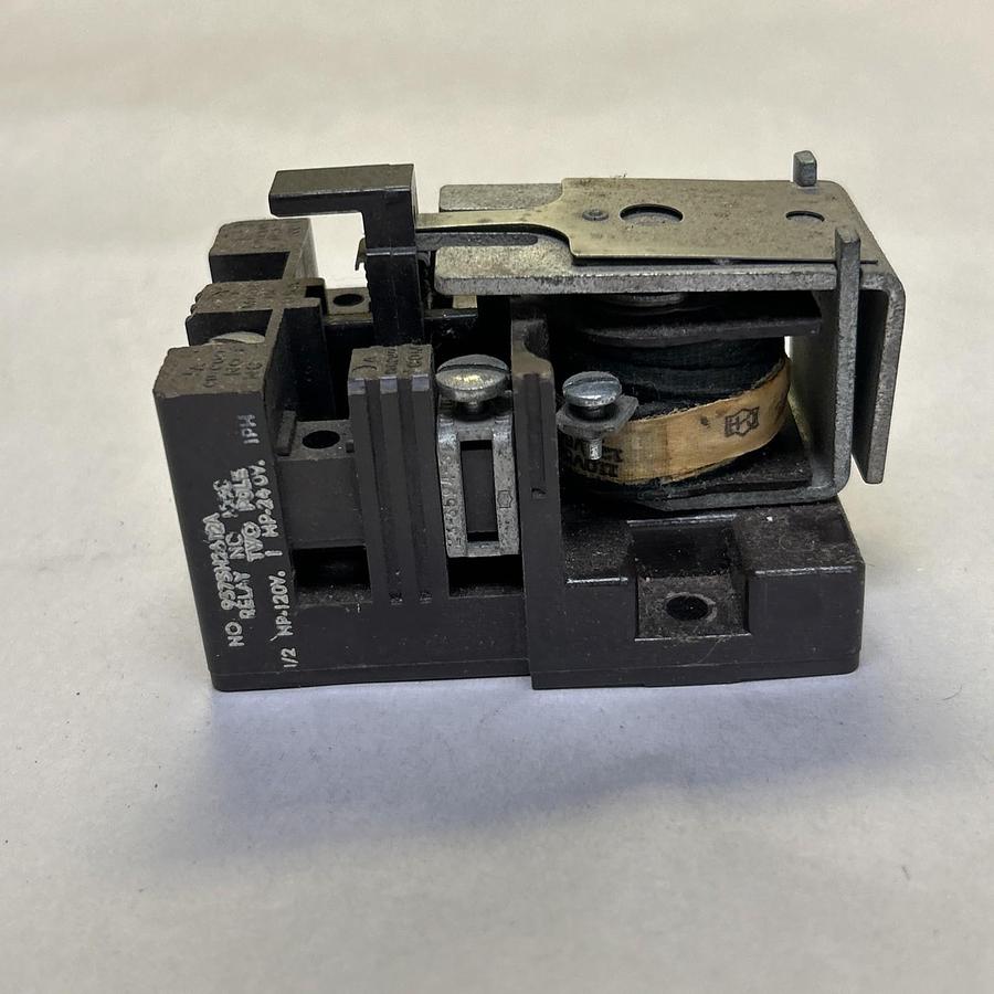 Used CUTLER-HAMMER,9575H2612A,RELAY