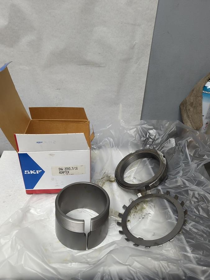 SKF,SNW 20X3-7/16,BEARING ADAPTER ASSEMBLY 3-7/16 INCH NOS