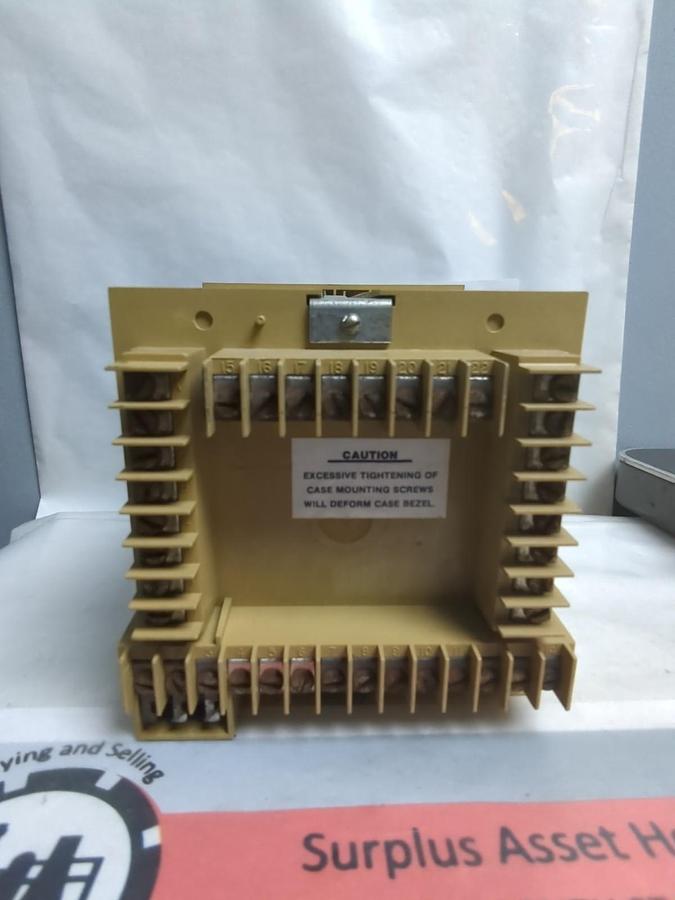 Used BARBER-COLMAN,560 DIGITAL TEMPERATURE CONTROLLER PRE-OWNED