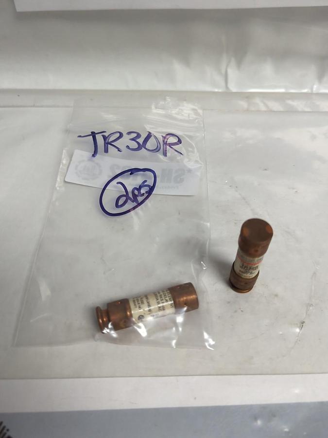 Used FERRAZ SHAWMUT,TR30R,TRI-ONIC 30 AMP FUSE LOT OF 2 PRE-OWNED