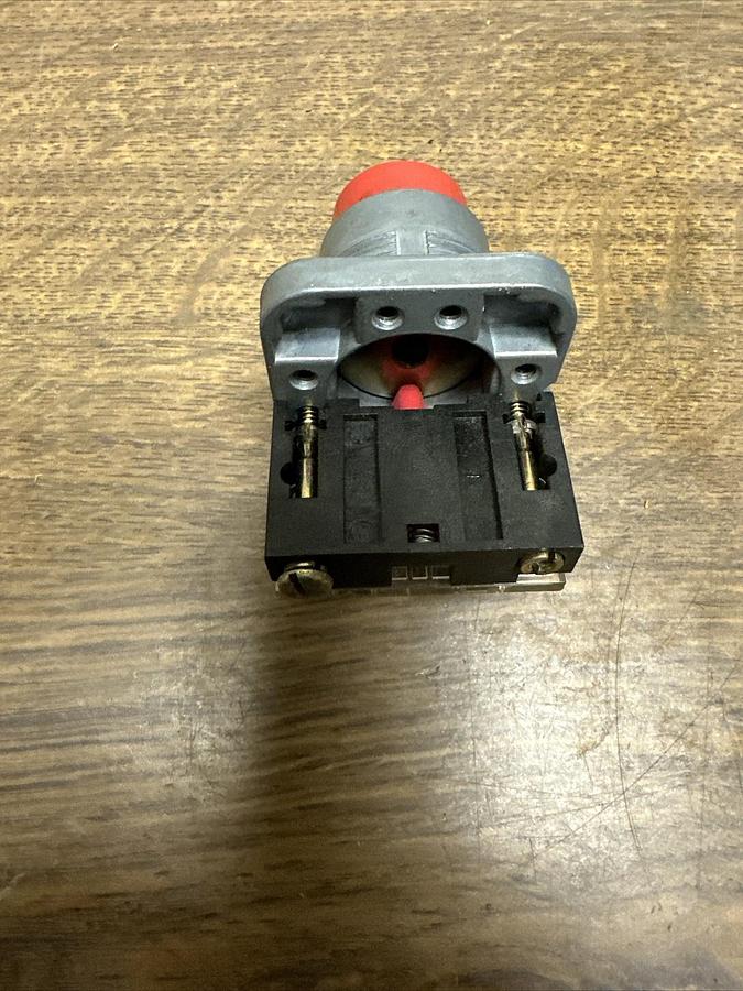 Used Furnas Electric,52PA8B2,Red Push Button Series B