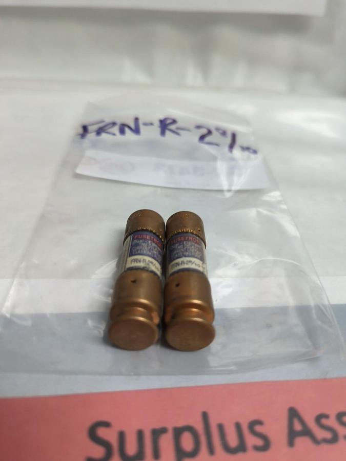 Used COOPER BUSSMANN,FRN-R-2-8/10,FUSETRON 2-8/10 AMP FUSE LOT OF 2 PRE-OWNED