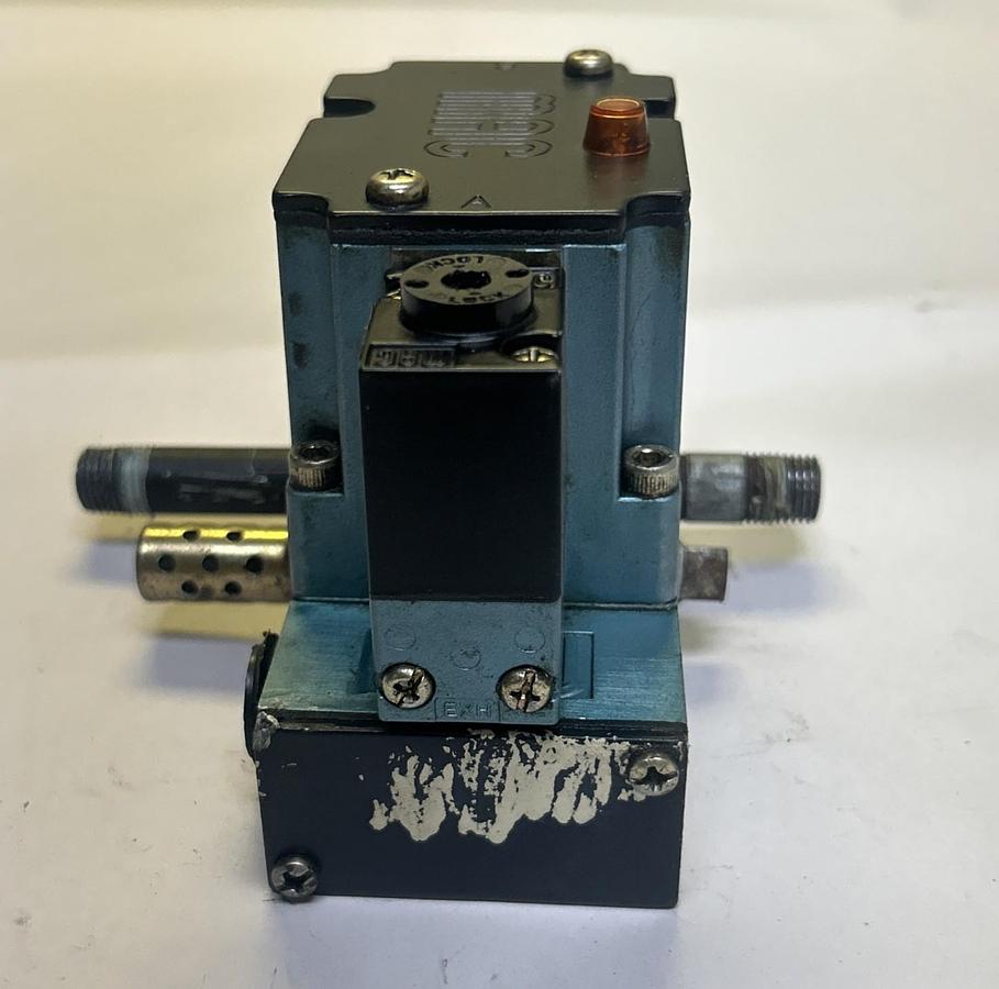 Used MAC VALVES,6313D-000-PM-112DA,PNEUMATIC SOLENOID VALVE