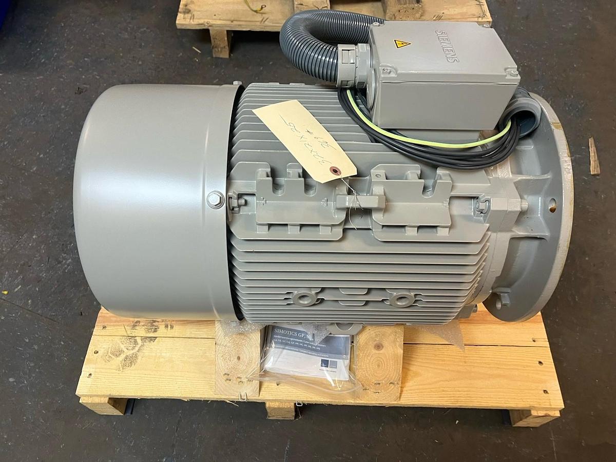 SIEMENS,1LA91892XA91-ZT23,MOTOR 30kW 690V 3570RPM 180L